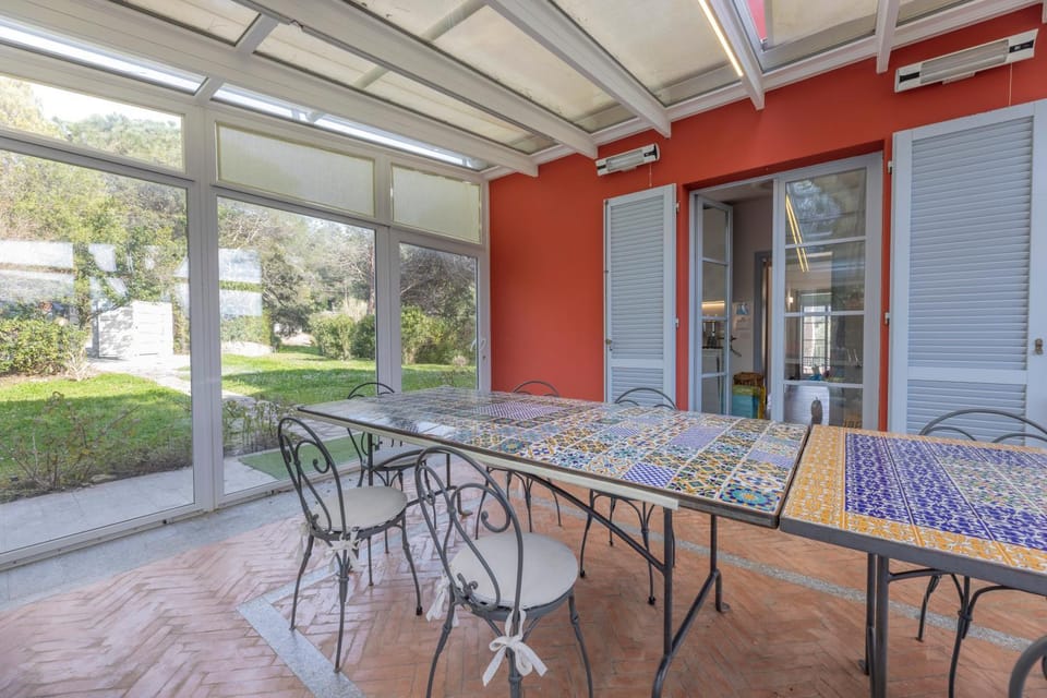 Property building, Patio, View (from property/room), Dining area