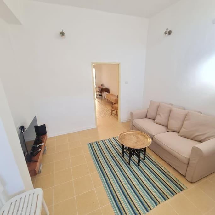 Bright, quiet charming getaway ideally located Apartment in Jerusalem