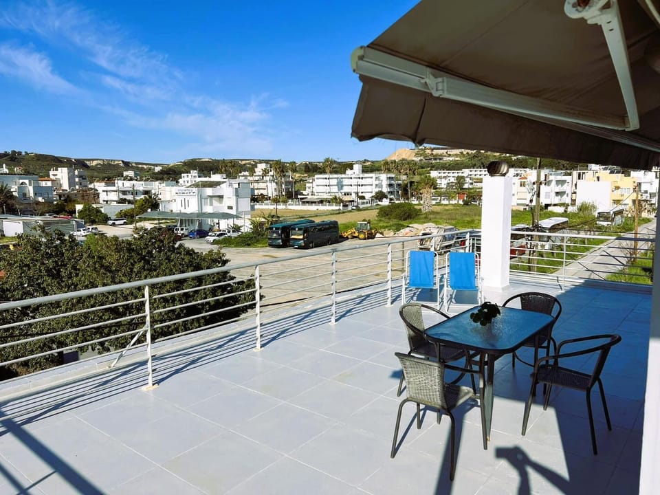 Patio, Natural landscape, View (from property/room), Balcony/Terrace, City view