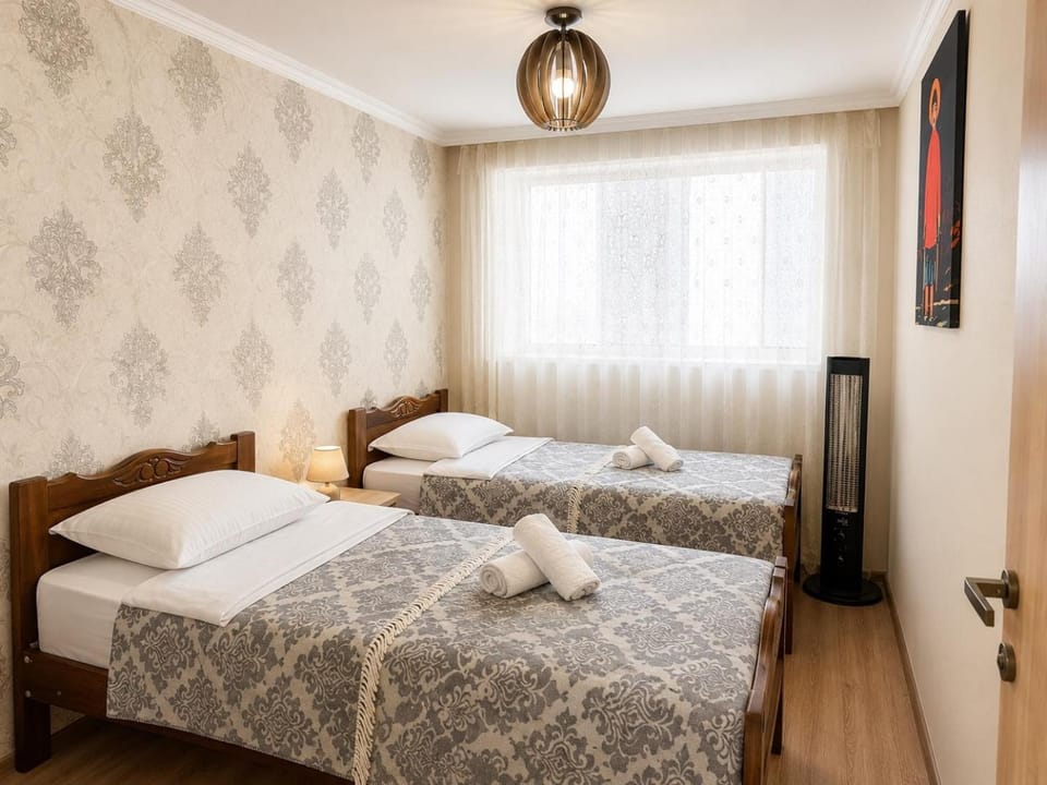 Bed, Photo of the whole room, Bedroom, towels
