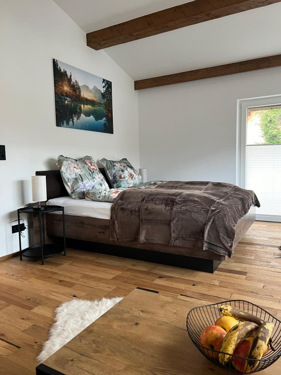 Bed, Photo of the whole room