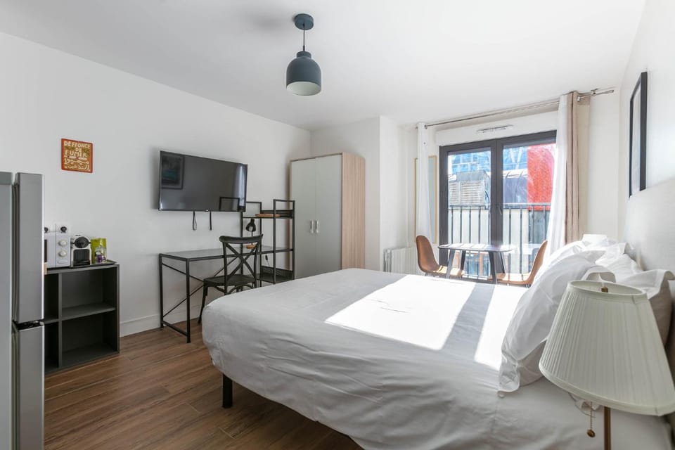 Bed, TV and multimedia, Coffee/tea facilities, Dining area, internet