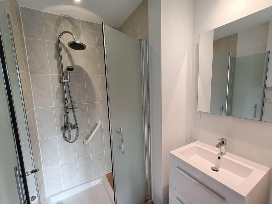 Shower, Bathroom