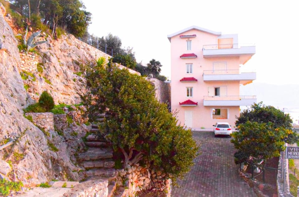 Property building, Patio, Balcony/Terrace, Garden view