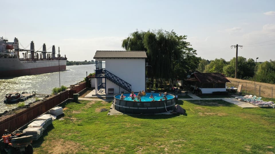 Spring, Day, Natural landscape, Activities, Garden, Garden view, River view