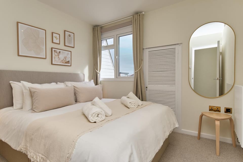 West Cowes Penthouse Apartment in England