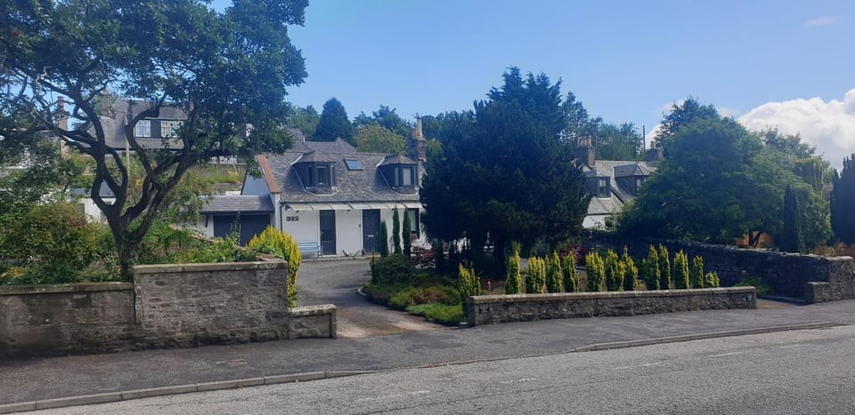 Lily Bank Room Bed and Breakfast in Stonehaven