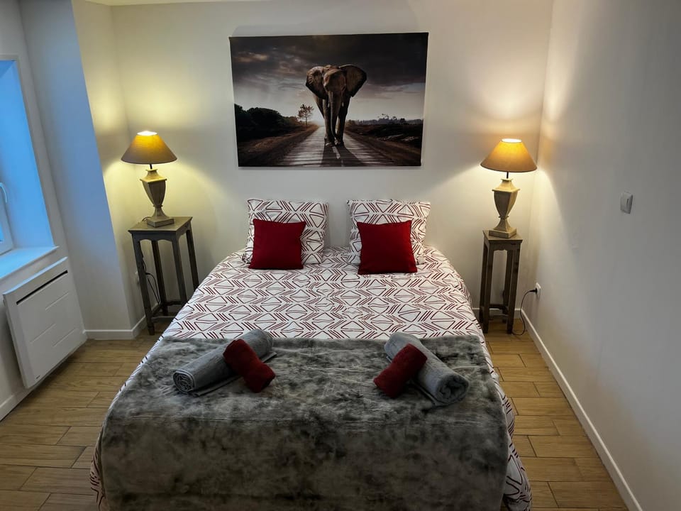 Bed, Bedroom