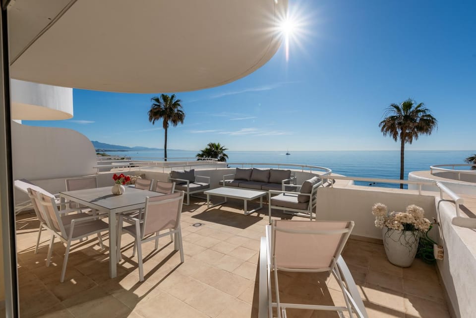 Balcony/Terrace, Dining area, Sea view, sunbed
