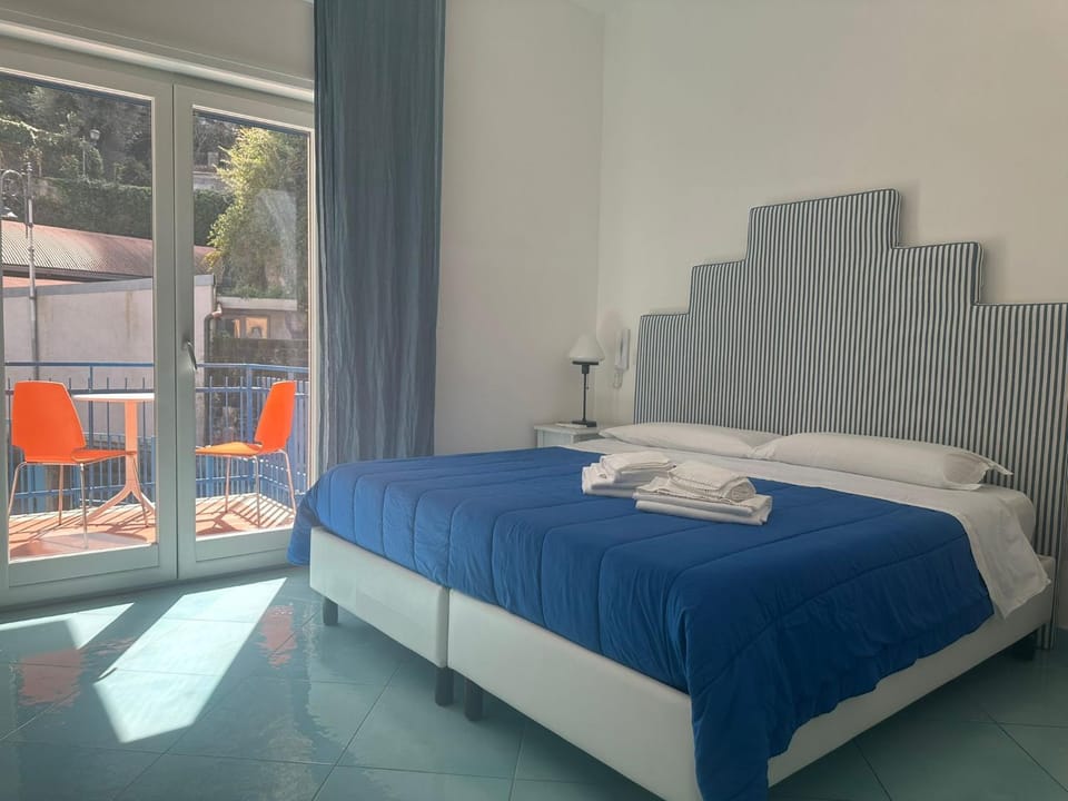 Balcony/Terrace, Bedroom, air conditioner