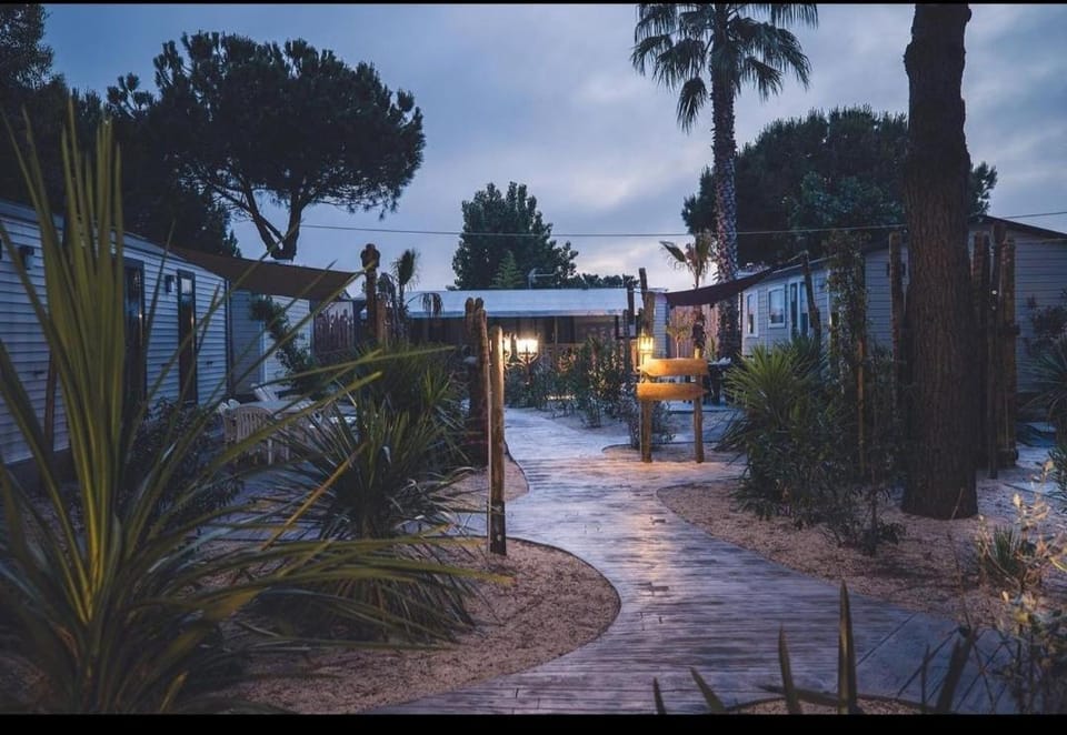 Mobil home les sables d'or Campground/ 
RV Resort in Agde