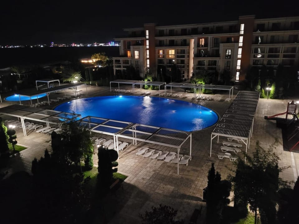 Property building, Swimming pool