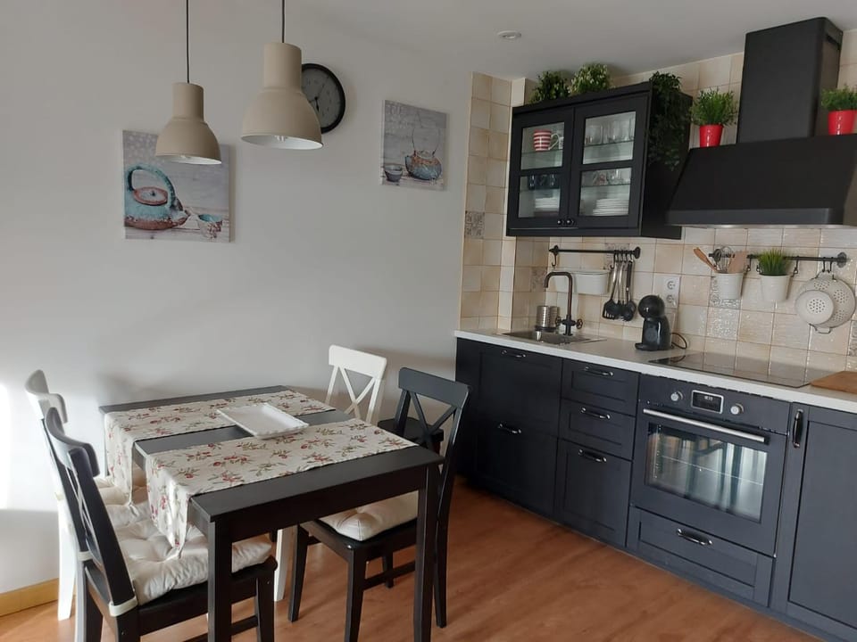 Coffee/tea facilities, Balcony/Terrace, Kitchen or kitchenette, Dining area, Landmark view, Mountain view, heating, stove, toaster