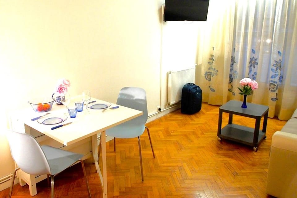Studio - 2P - Les Réformés Apartment in Marseille