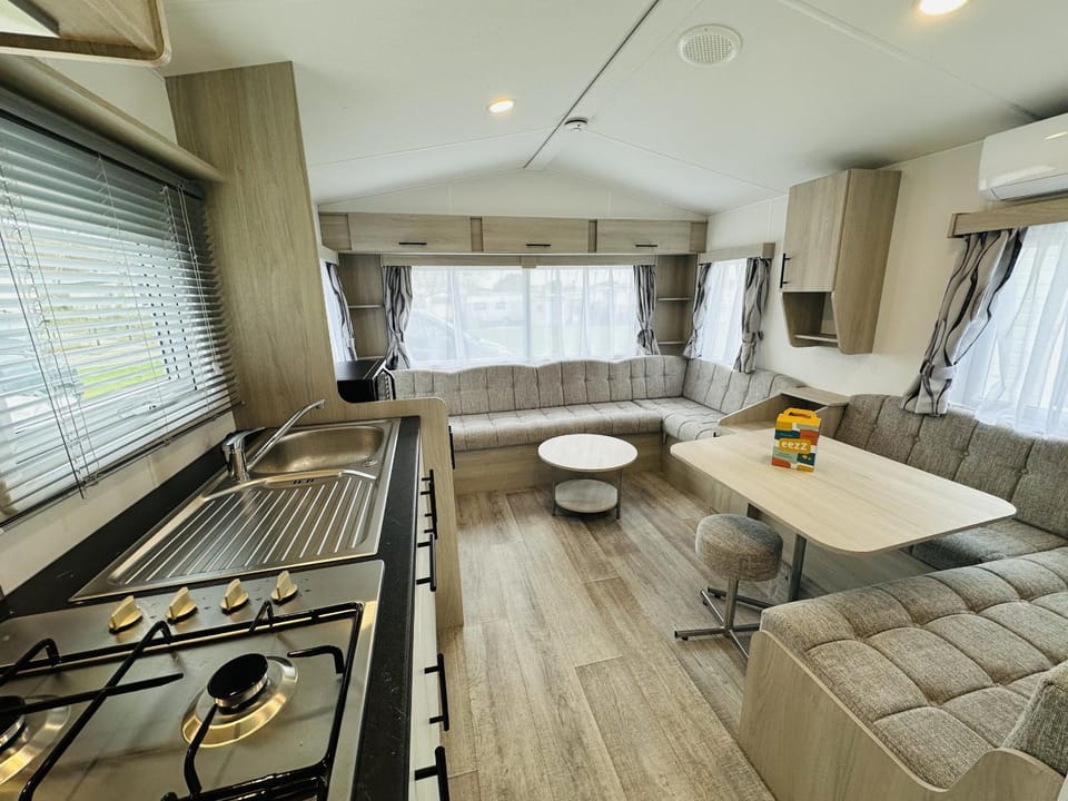 Communal lounge/ TV room, Living room