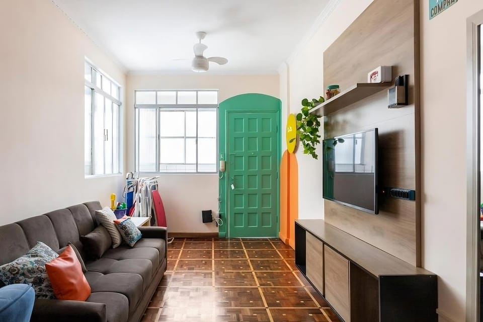 Communal lounge/ TV room, TV and multimedia, Living room, Seating area, Evening entertainment