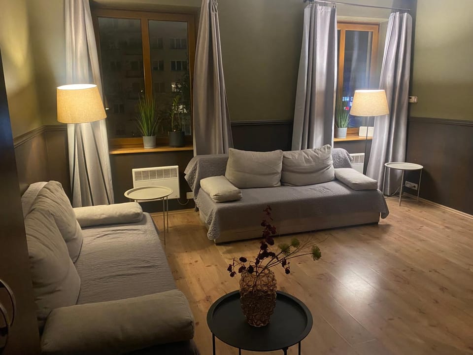 4 pokoje - 86 m2 - 300 m od Rynku Apartment in Wroclaw