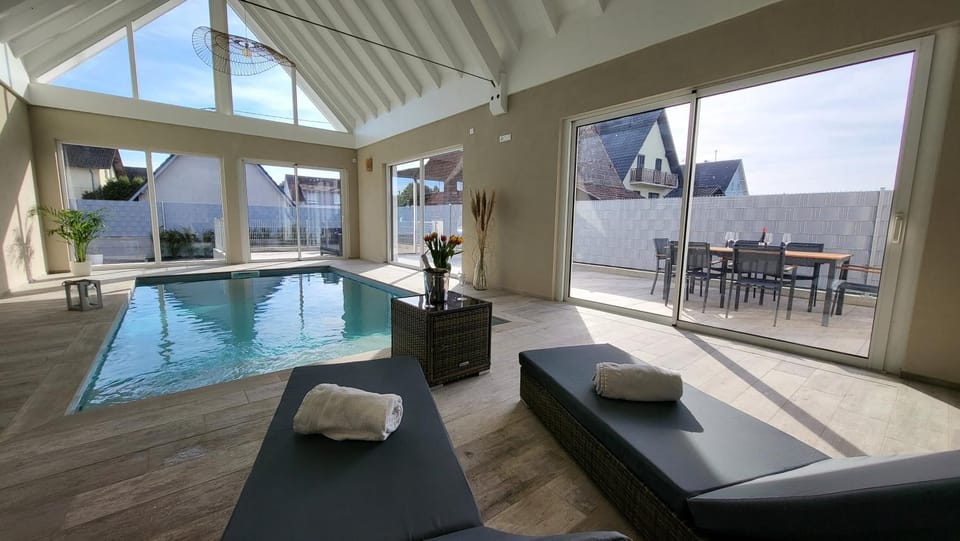 Balcony/Terrace, Swimming pool