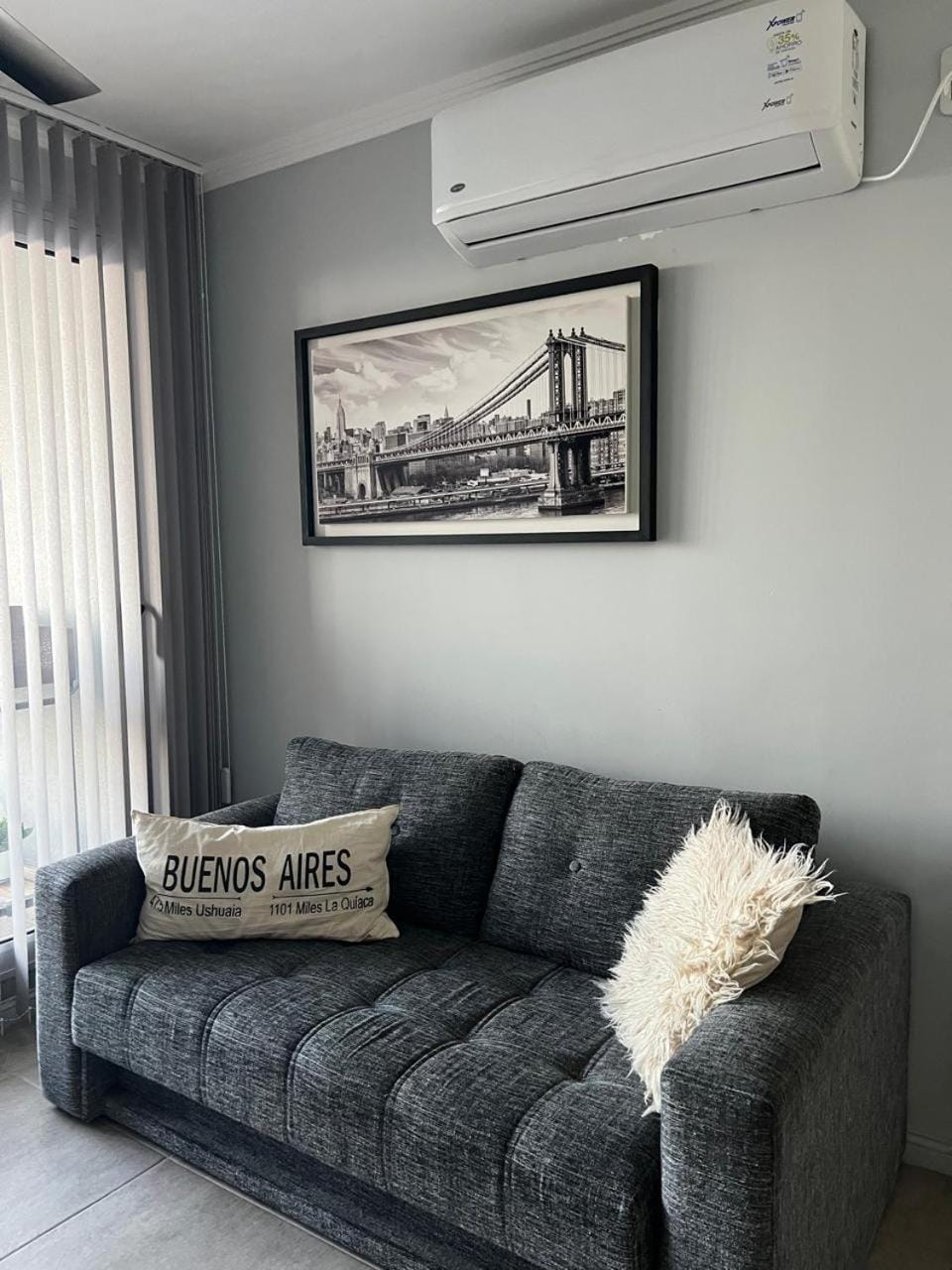 Communal lounge/ TV room, Living room, air conditioner