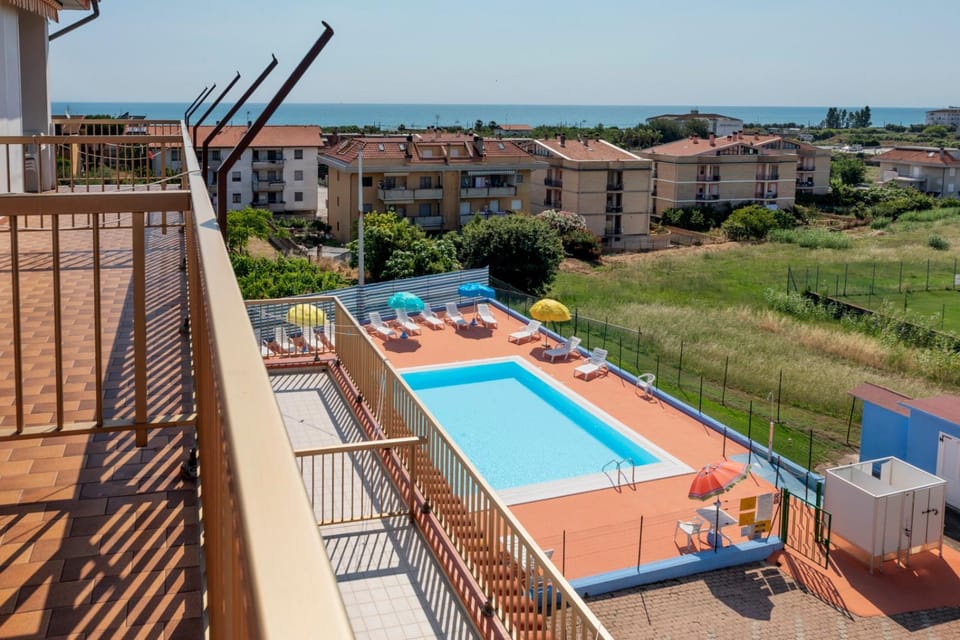 Camping Villaggio Il Frutteto Campground/ 
RV Resort in Cupra Marittima