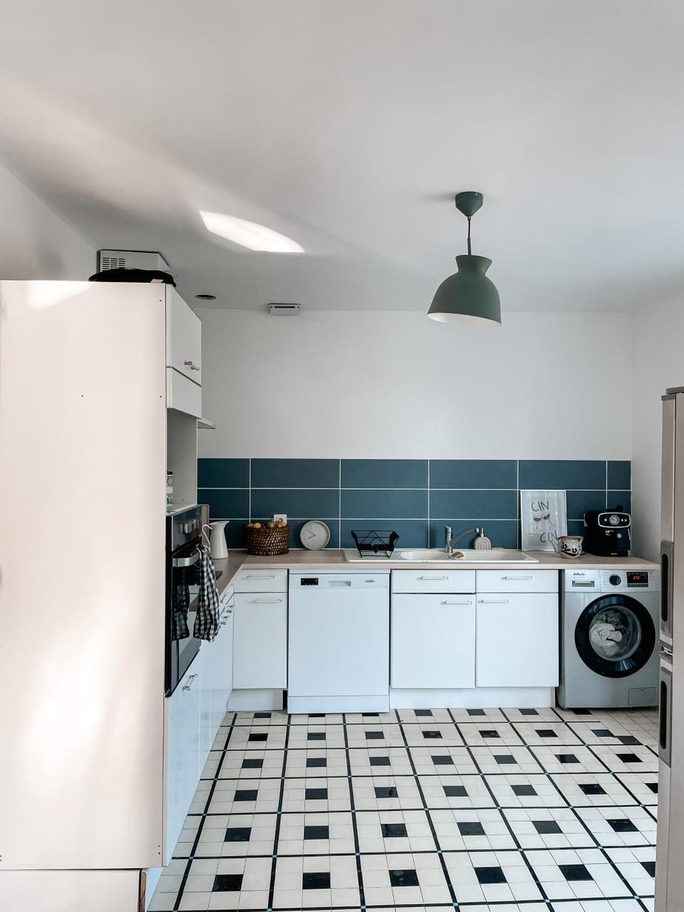 Kitchen or kitchenette, dishwasher, pet friendly, stove, toaster, washing machine