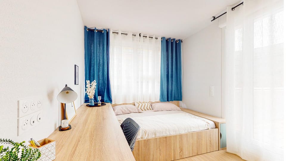 Bed, Photo of the whole room