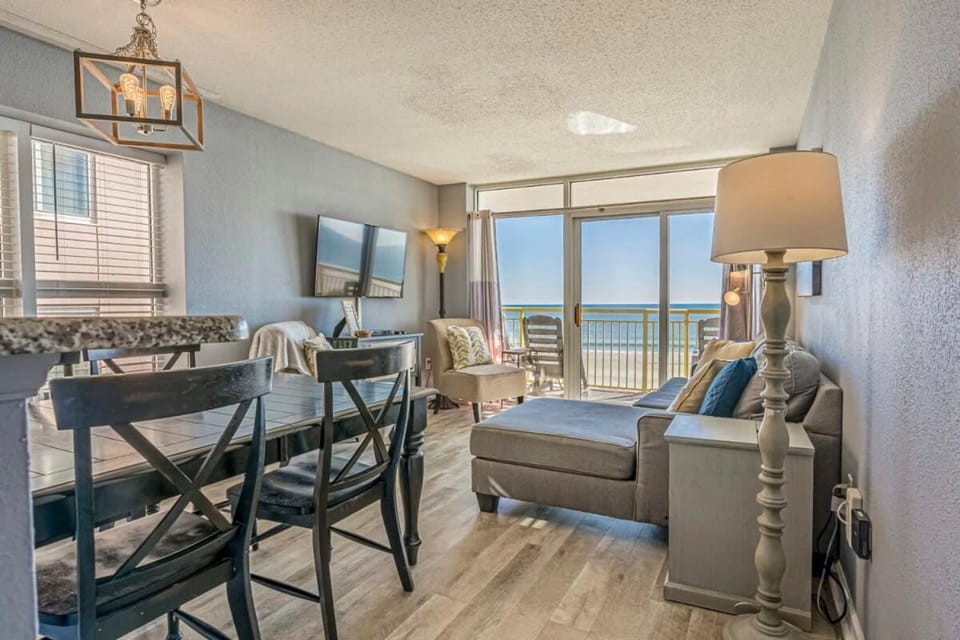 Ocean front Bay Watch 2 Bedroom Apartment in Atlantic Beach