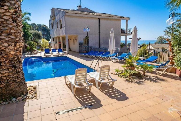 Casa de 2000 m2 Piscina Mar Barbacoa y Felicidad Villa in Maresme