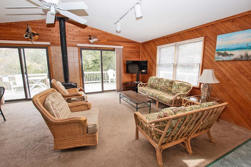 Oceanside, Hot Tub, Rec Room, OD1, The Sandy Dune House in Duck