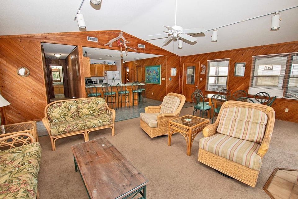 Oceanside, Hot Tub, Rec Room, OD1, The Sandy Dune House in Duck