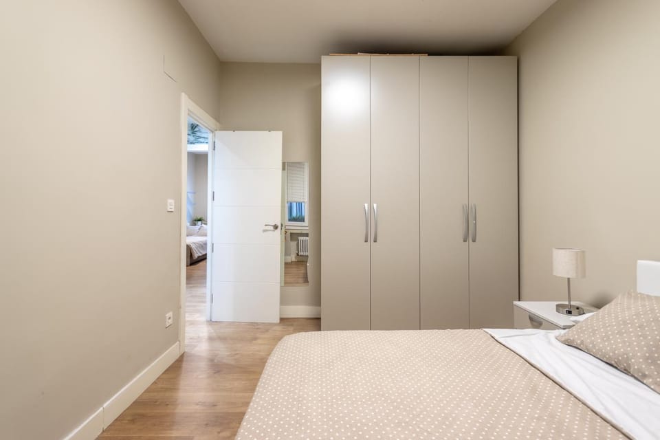 Bed, Photo of the whole room, Bedroom, wardrobe