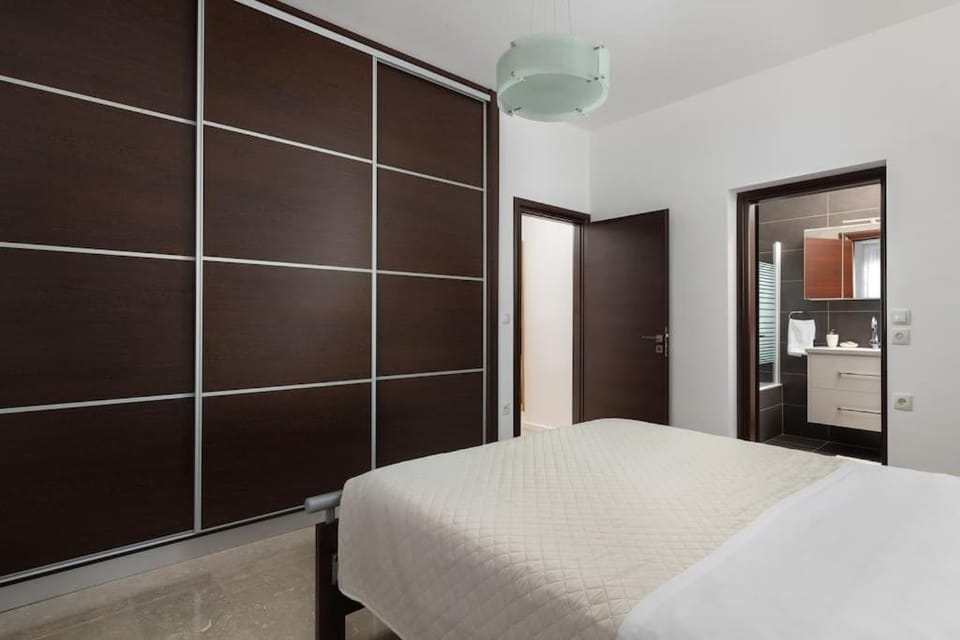 Luxurious and modern house near town and beach Apartment in Rhodes