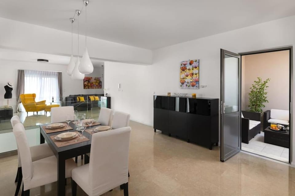 Luxurious and modern house near town and beach Apartment in Rhodes