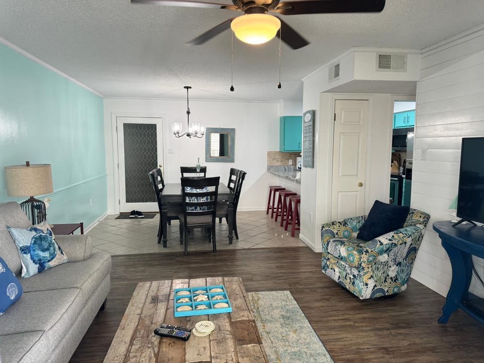 Sundial 1C from ALBVR...A beautiful condo just steps to the beach! House in West Beach