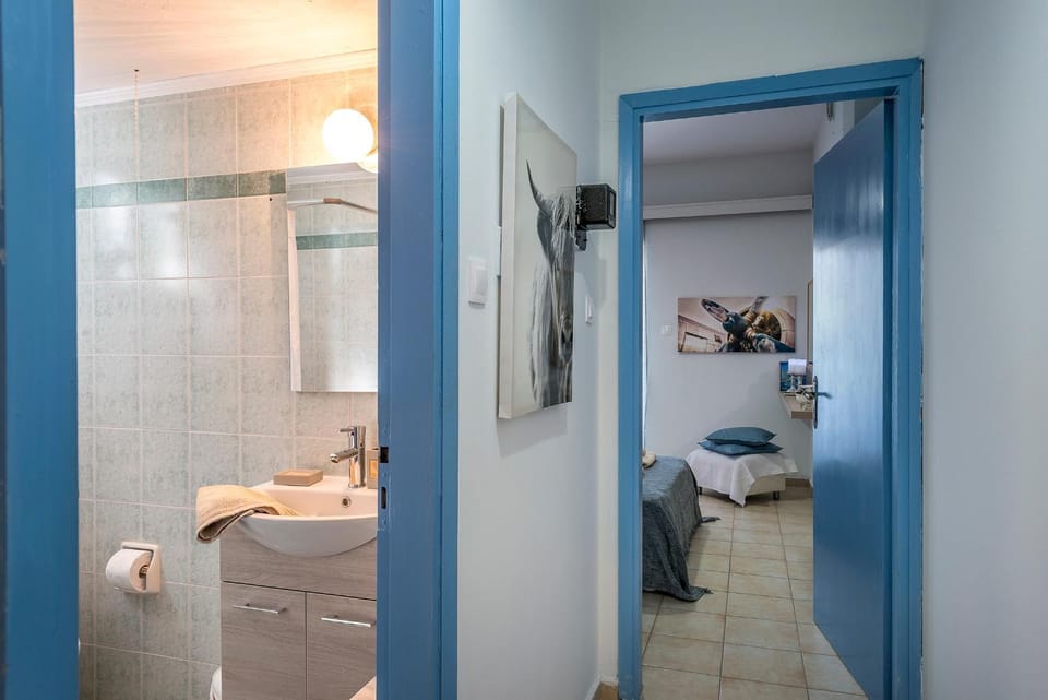 Bathroom, Photo of the whole room, Bedroom