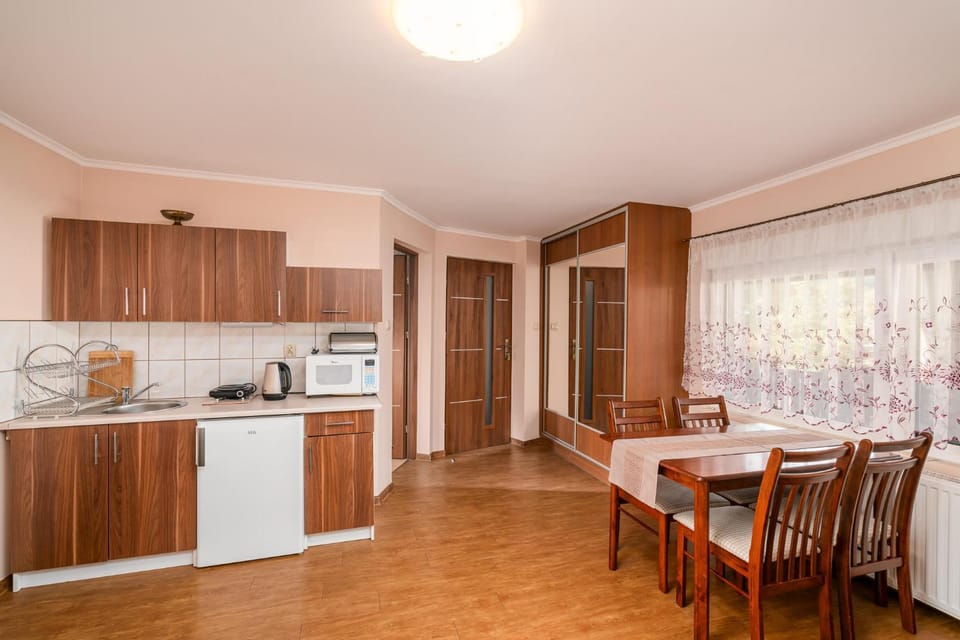 Apartament Rubinowy Apartment in Lower Silesian Voivodeship