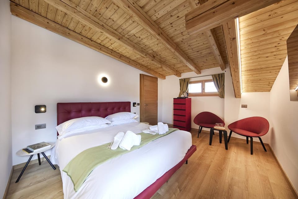 Bed, Photo of the whole room