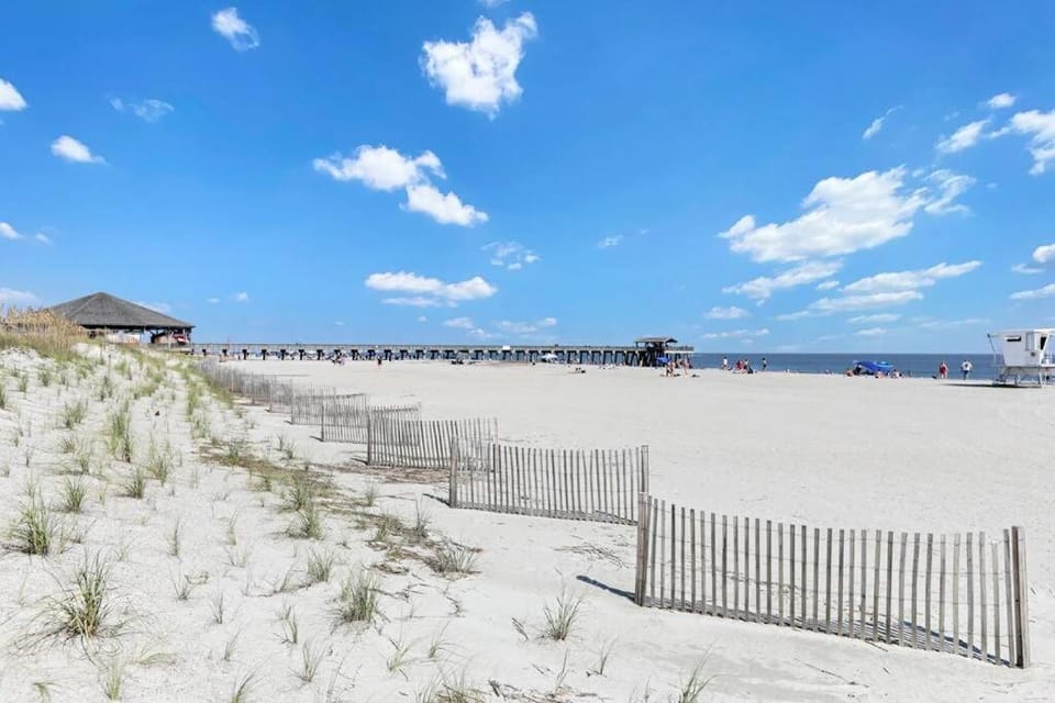 Tybee Island Treasure: Beachfront Condo Apartment in Tybee Island