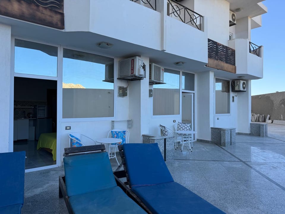 Pool view studio with terrace Apartment in Hurghada