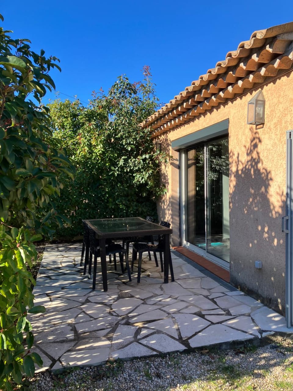 Magnifique duplex climatisé dans une villa calme Apartment in French Riviera
