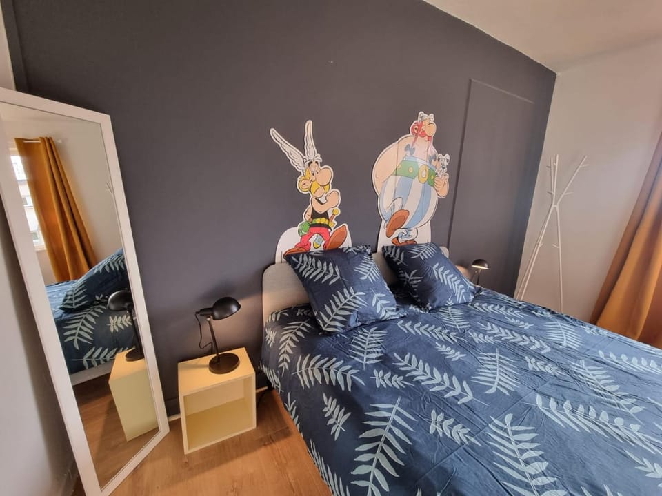 Bed, Photo of the whole room, Bedroom