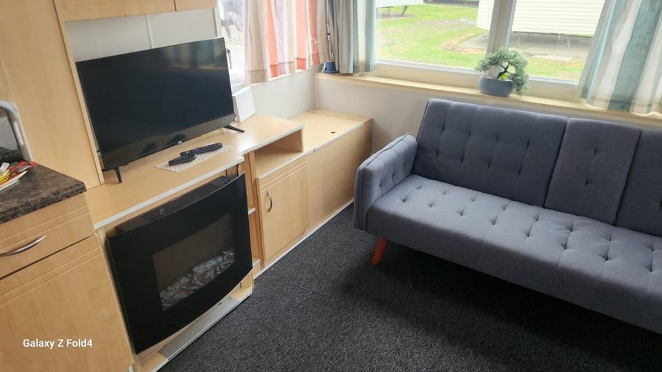 BelLa VistA - Holiday Home On The Beach Campground/ 
RV Resort in Tendring District