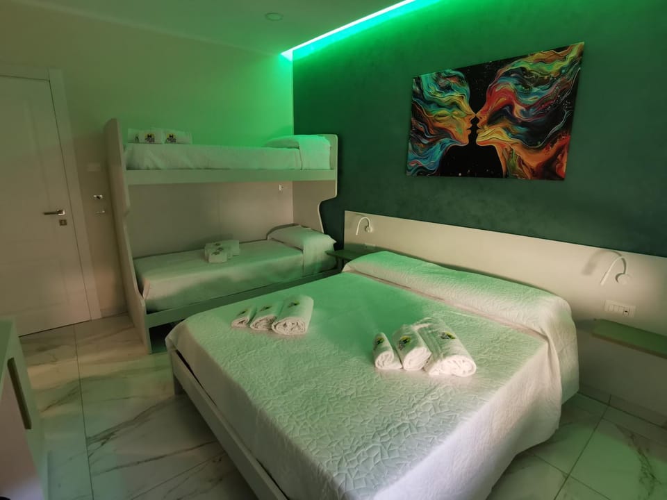 Bed, Photo of the whole room, Bedroom, bunk bed
