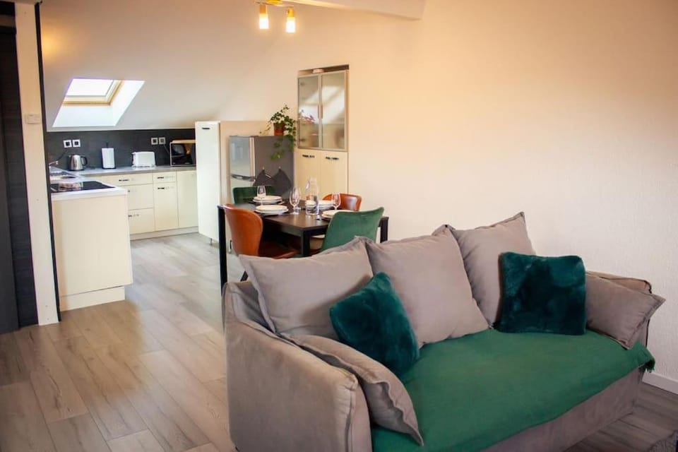 Living room, Seating area, Dining area, dishwasher, oven