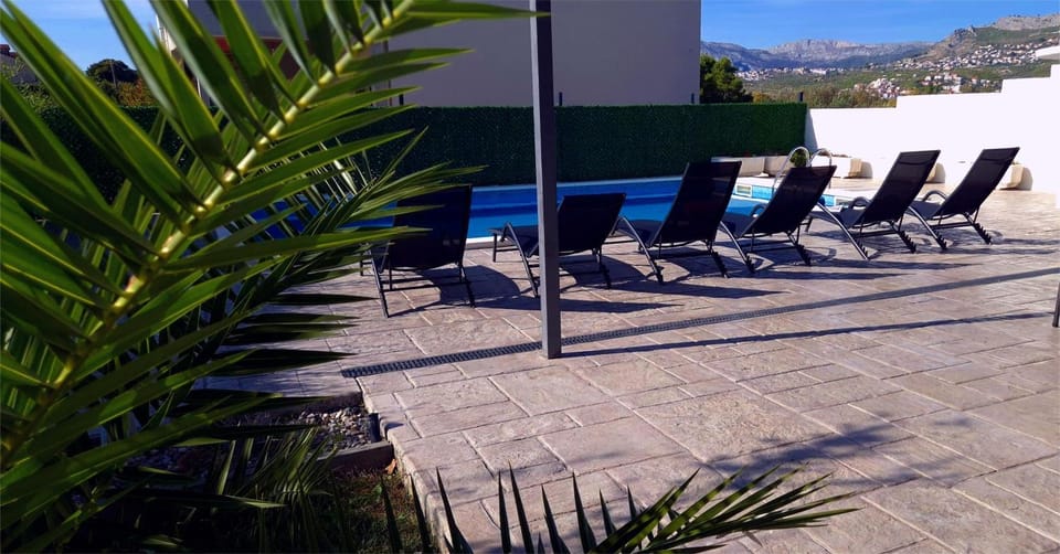 Patio, Pool view, Swimming pool, sunbed