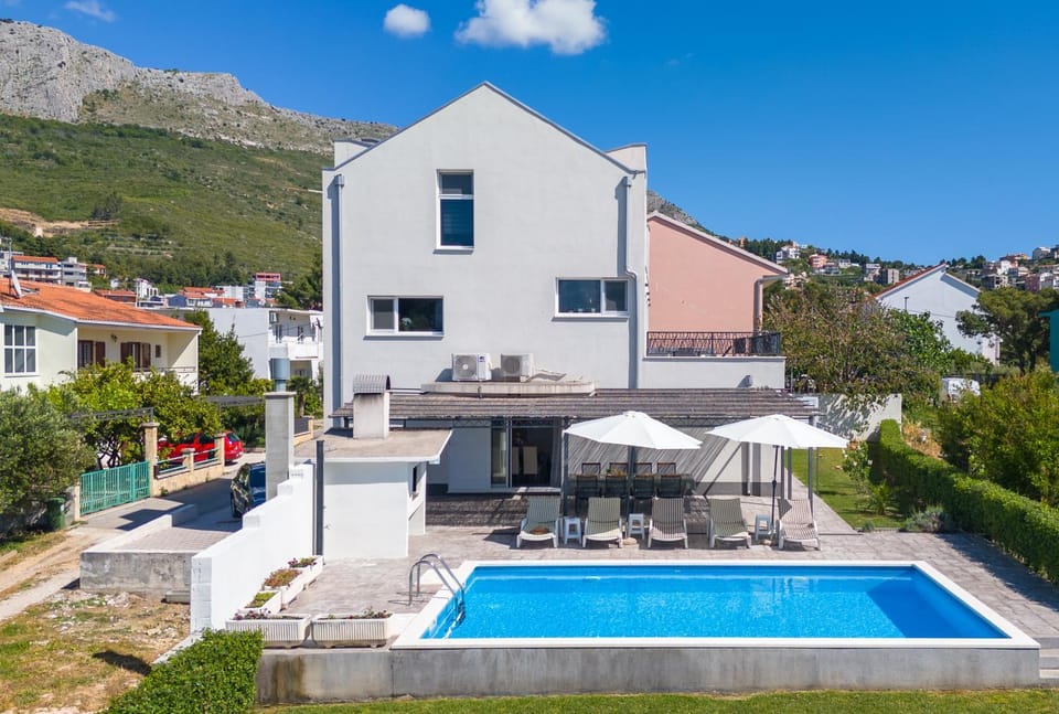 Property building, Bird's eye view