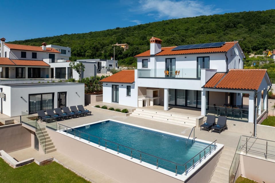 Property building, Pool view, Swimming pool