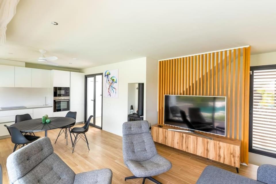 Genoveses Suites, 3 Hab, garaje, piscina, solárium y WiFi Apartment in San José