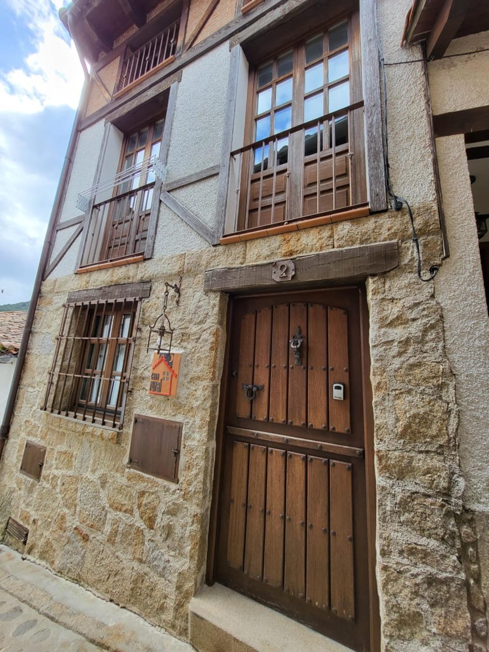 Facade/entrance