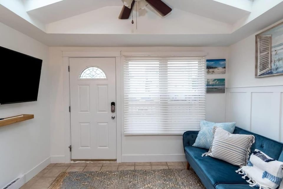 Two Cottages with Patios - Close to Beach House in Longport